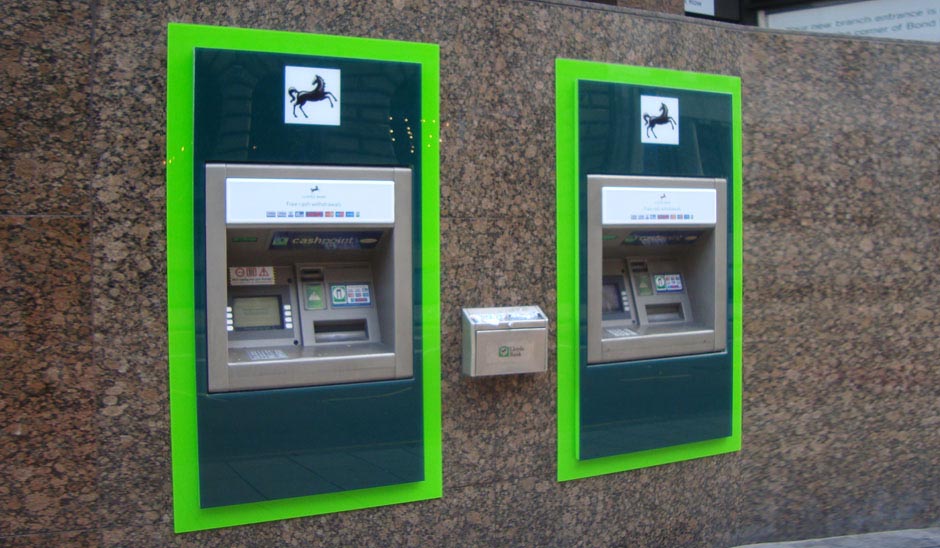 Lloyds bank cash machines