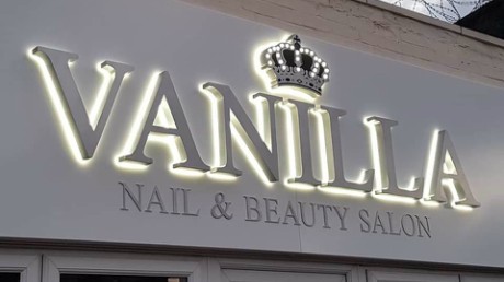 Vanilla beaty salon leeds